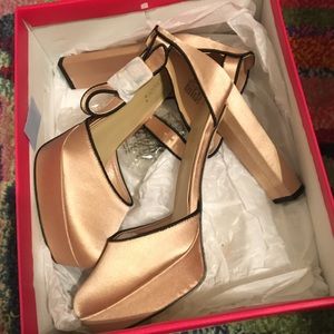 Brand new, never worn, beautiful pumps. Size 8.5.